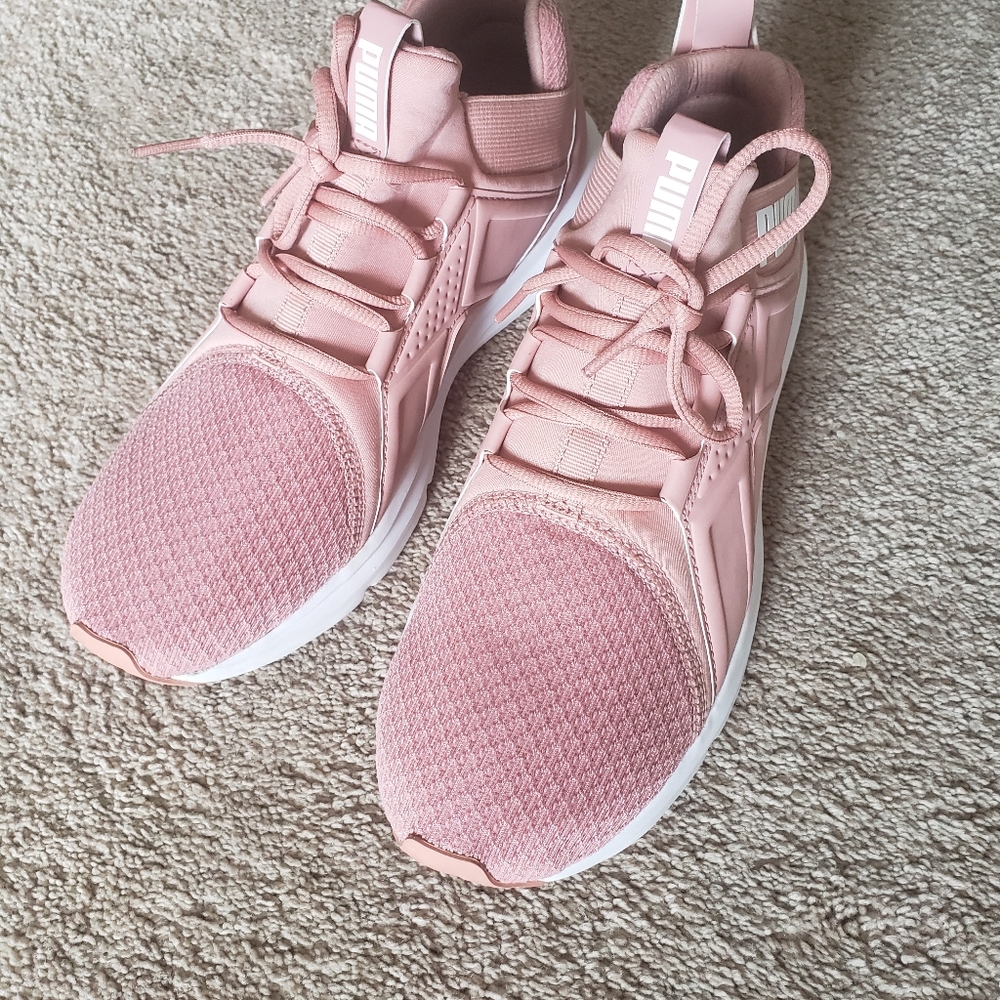 Size 10 puma sneakers